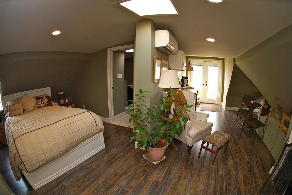 Bondy House Bed & Breakfast