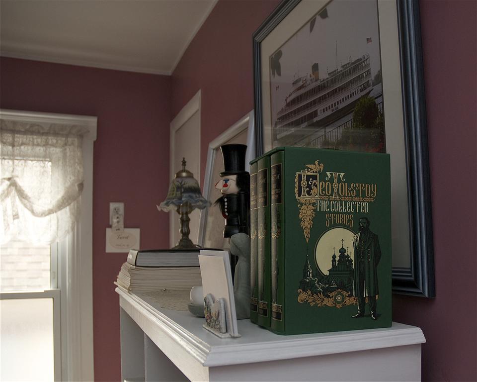 Bed & Breakfast Bondy House Bed & Breakfast Amherstburg