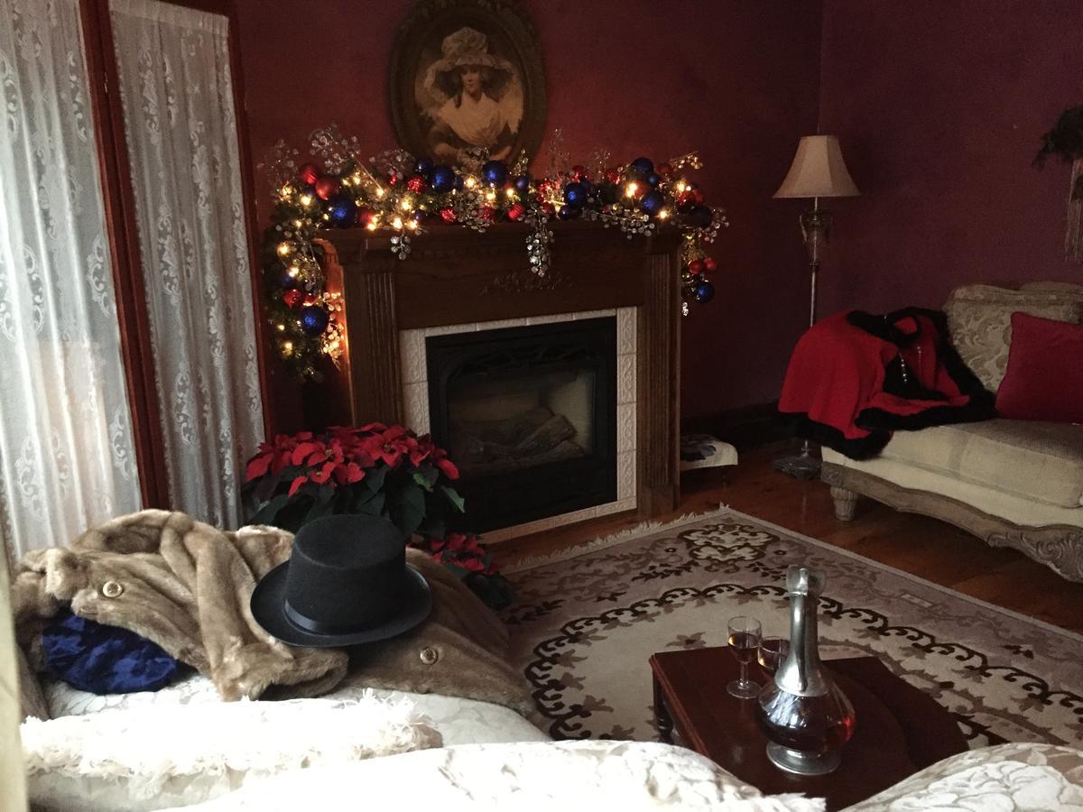 Bondy House Bed & Breakfast 2* Amherstburg