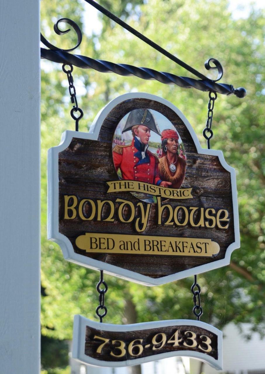 Bondy House Bed & Breakfast Bed & Breakfast Amherstburg