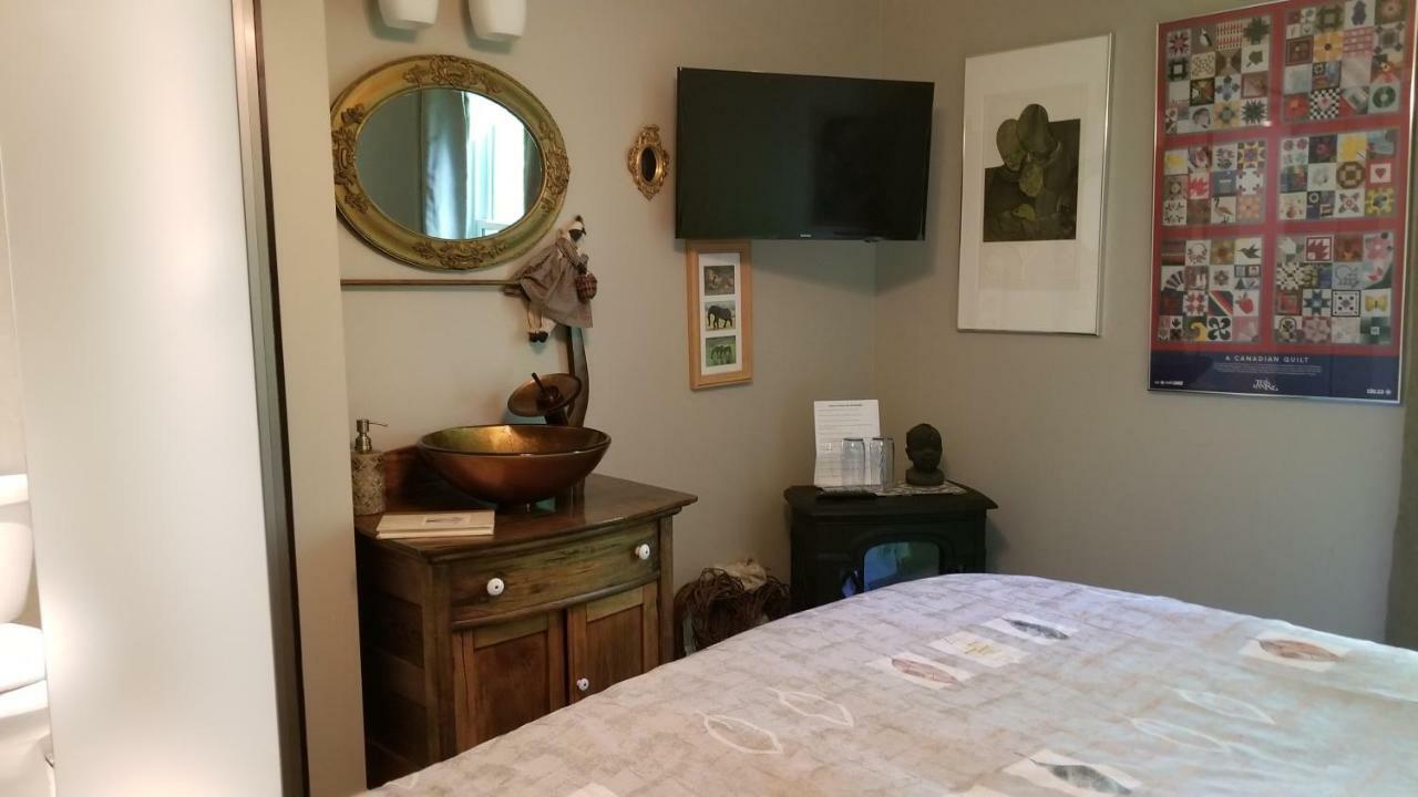 Bed & Breakfast Bondy House Bed & Breakfast Amherstburg
